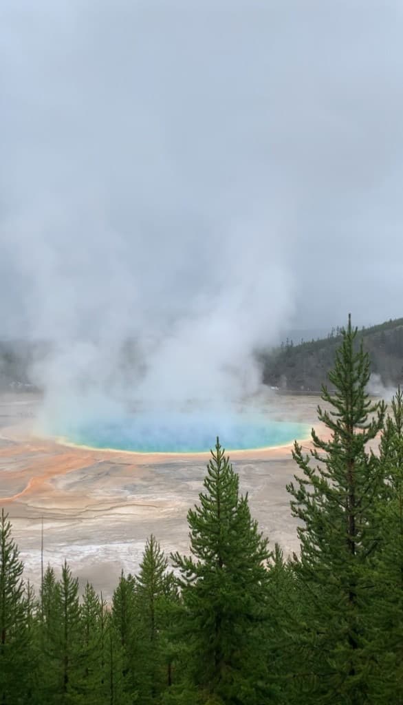 travelling - yellowstone national park